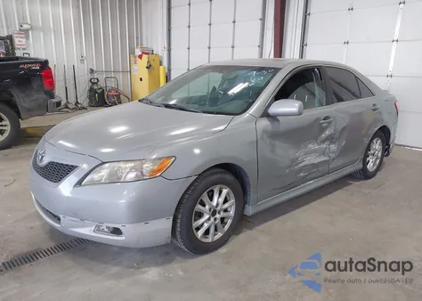 2007 Toyota Camry Se V6 z USA, uszkodzony, nr VIN 4T1BK46K37U557910